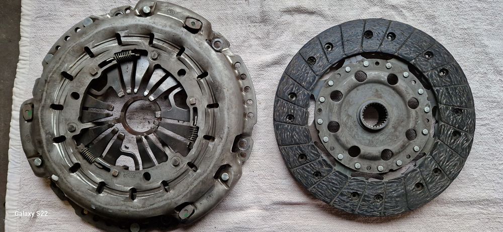 Продам комплект зчеплення та маховик OM651