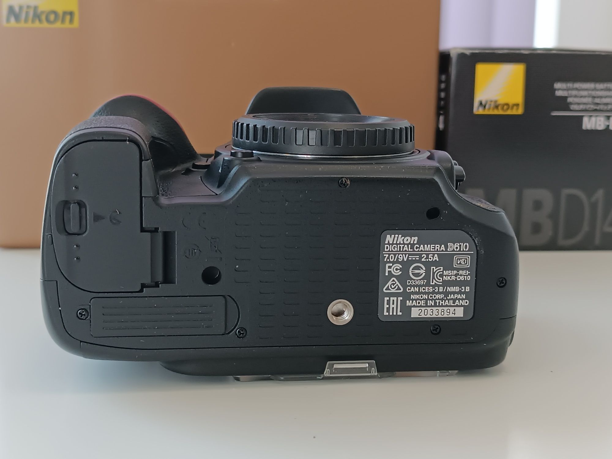 Nikon D610 com oferta de Grip original Nikon