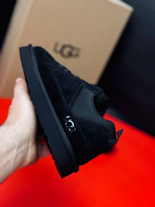 Женские кроссовки чёрные UGG Lowmel Black на меху