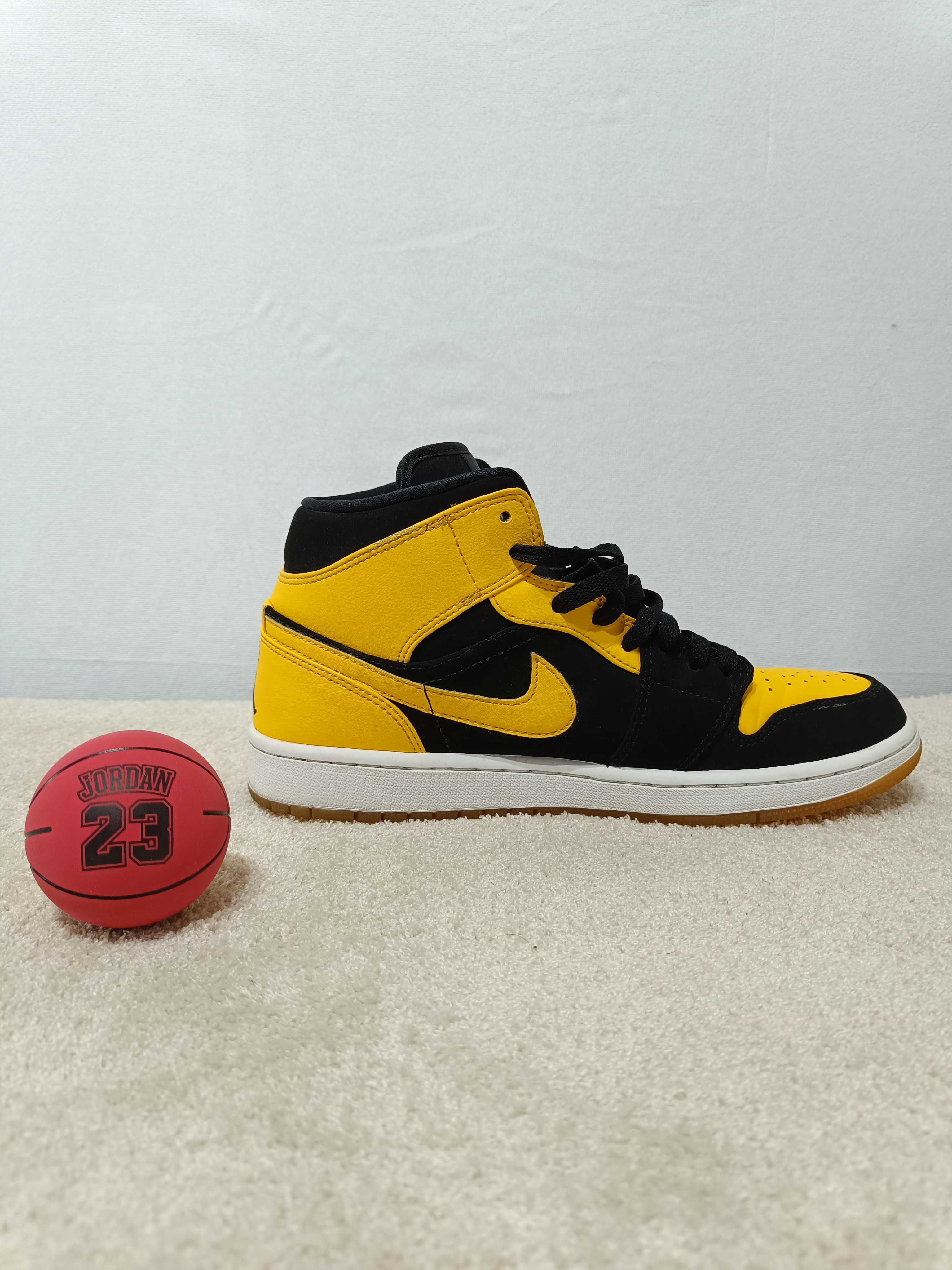 Air Jordan 1 Mid New Love