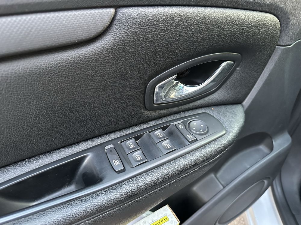 renault grand scenic 7 мест
