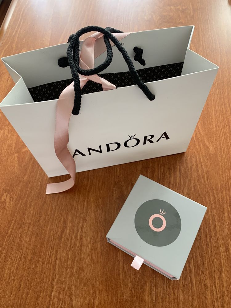 Pudełko Pandora z torebką prezentową limitowana wersja na bransoletkę