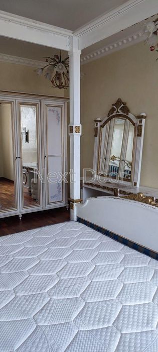 Топ локація! метро Мінська, вул. Левка Лук'яненка 21.