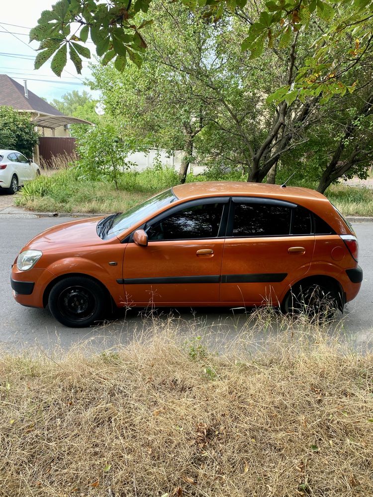 Продам Kia rio 2 (jb)