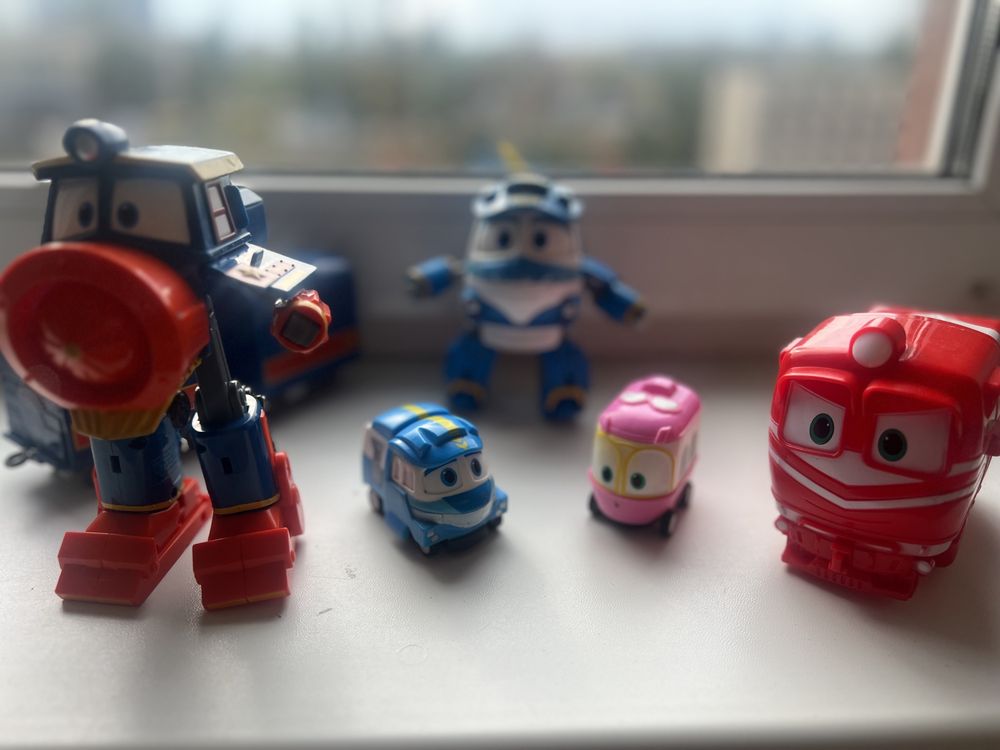 Іграшки «роботи поїзда»