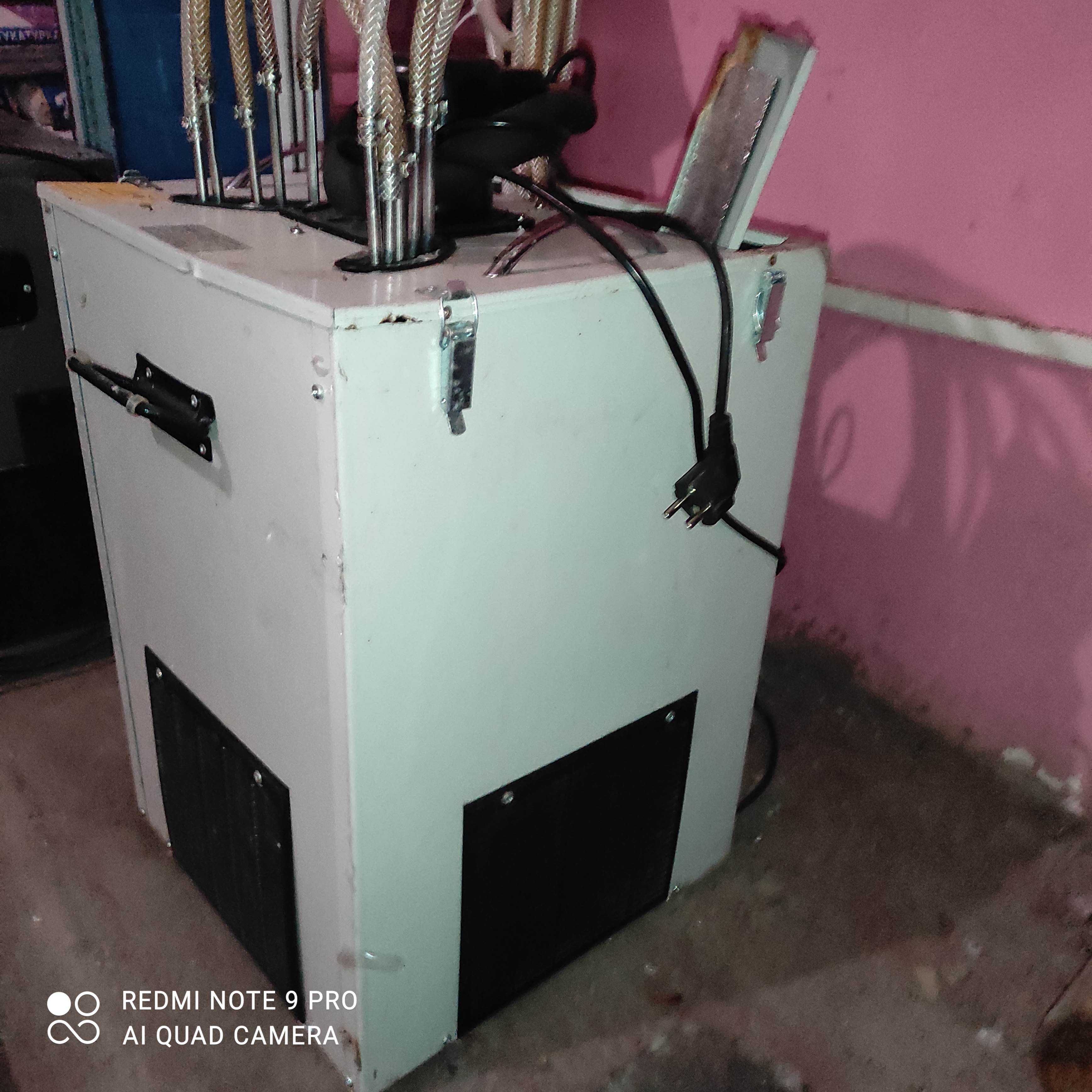 Продам охолоджувач для пива та обладнання.