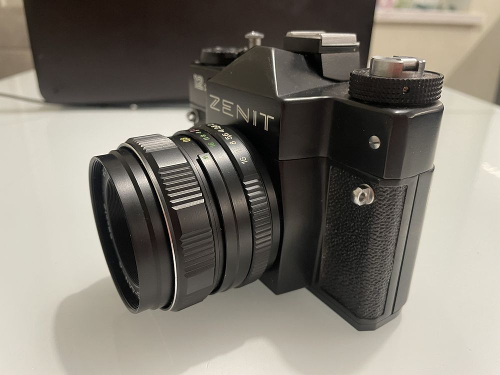 Фотоапорат ZENIT Объектив HELIOS- 44M-4