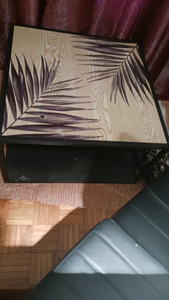 Mesa de centro muito original  Vendo porque mudei a decoração