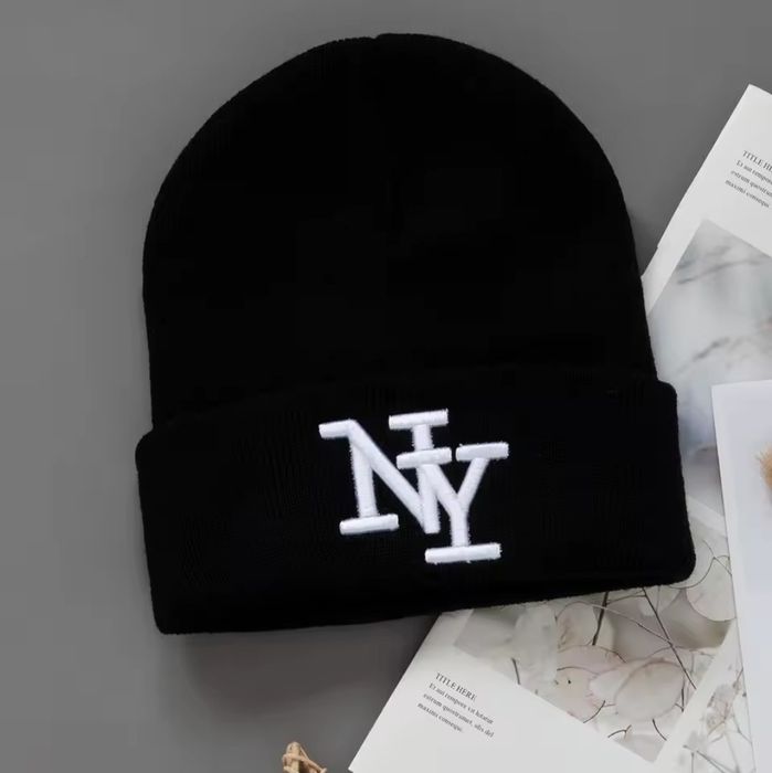 czarna dzianinowa czapka beanie z wyhaftowanym logo "NY"