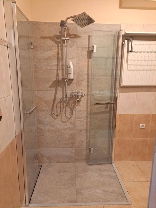 Kabina prysznicowa składana z zestawem prysznicow Ferra