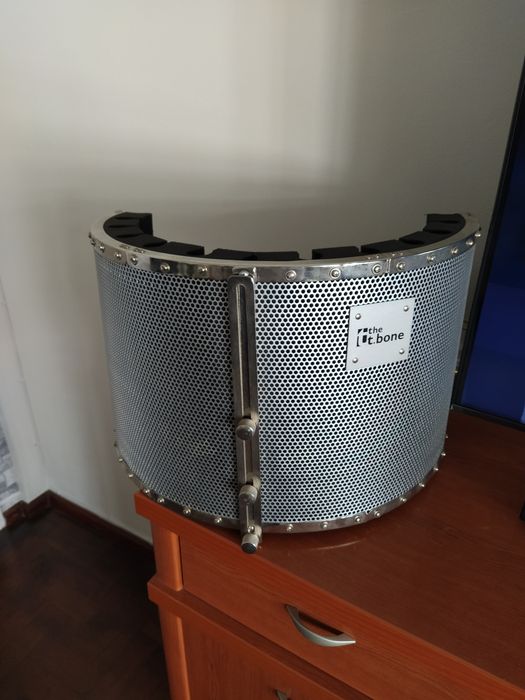 T Bone microphone shield