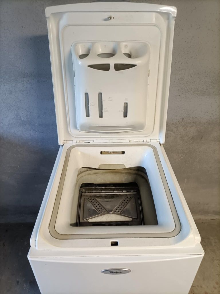Pralka Firmy Whirpool o załadunku 6 kg