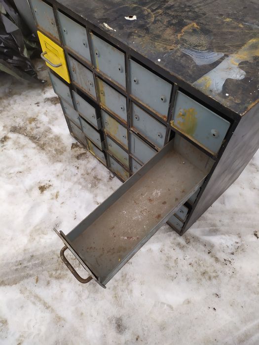 Szafa szafka vintage PRL metalowa regał metalowy apteczna kartotekowa