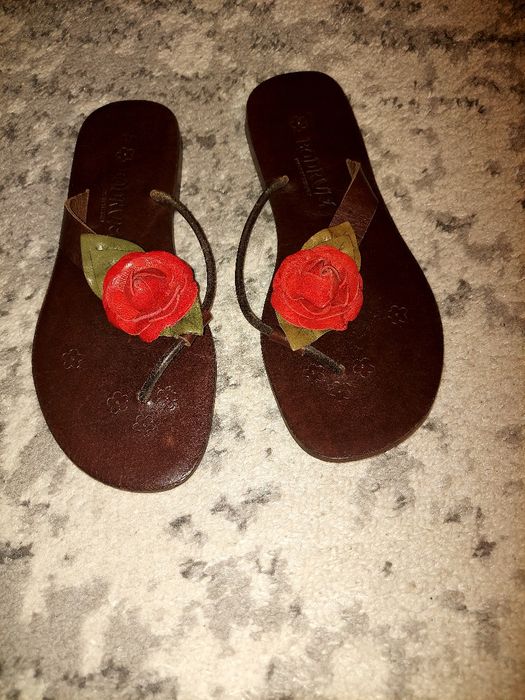 Klapki skórzane Tureckie 39 z różą
