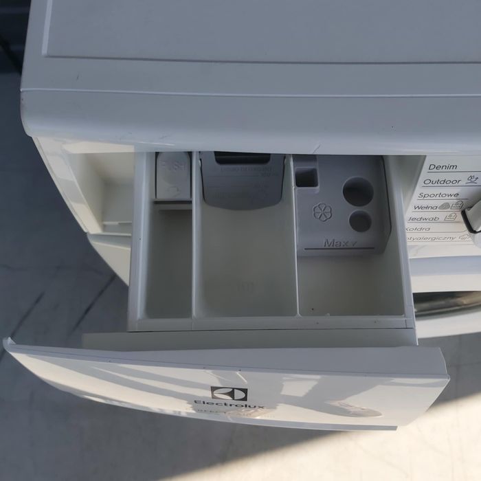 Pralka Electrolux 8kg. 1200obr.