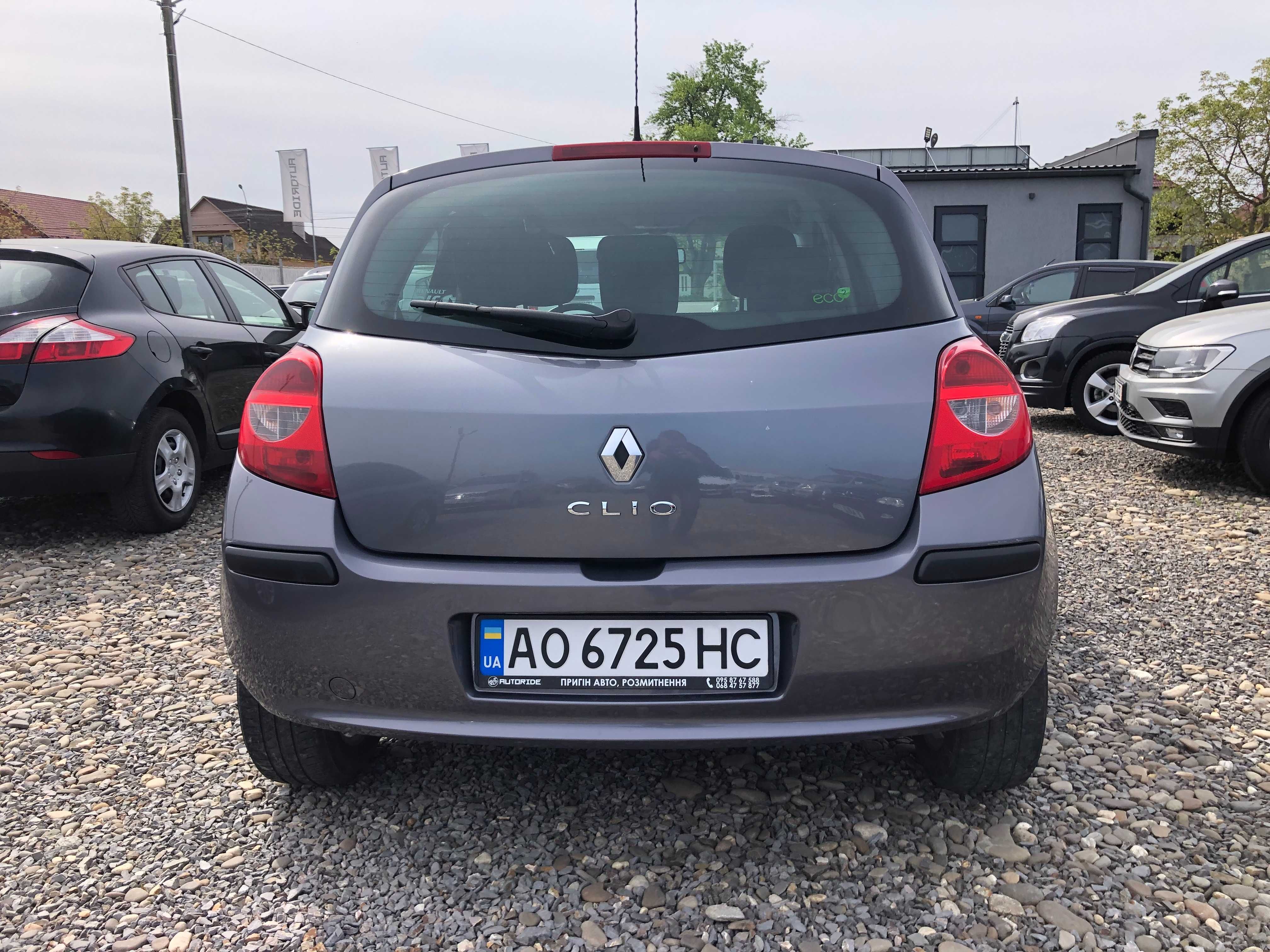 Renault Clio 2008 року.