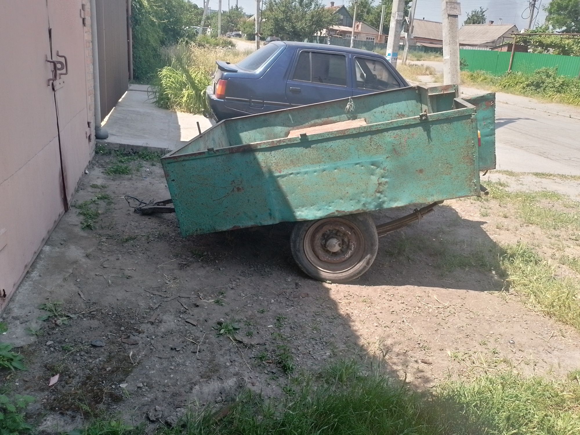 Продам прицеп на рессорах.
