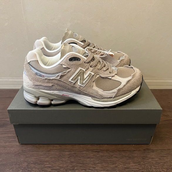 New Balance 2002R