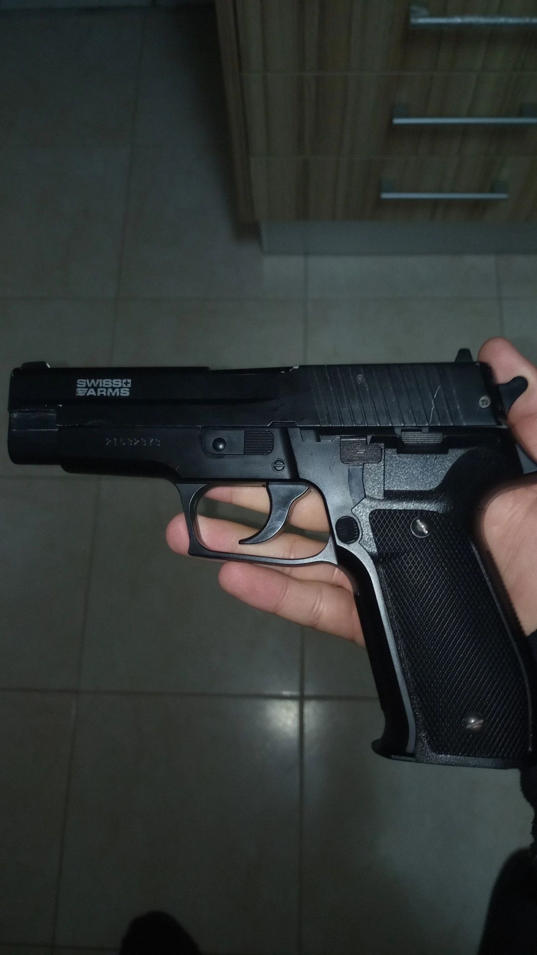 Airsoft P226 SWISS ARMS de mola