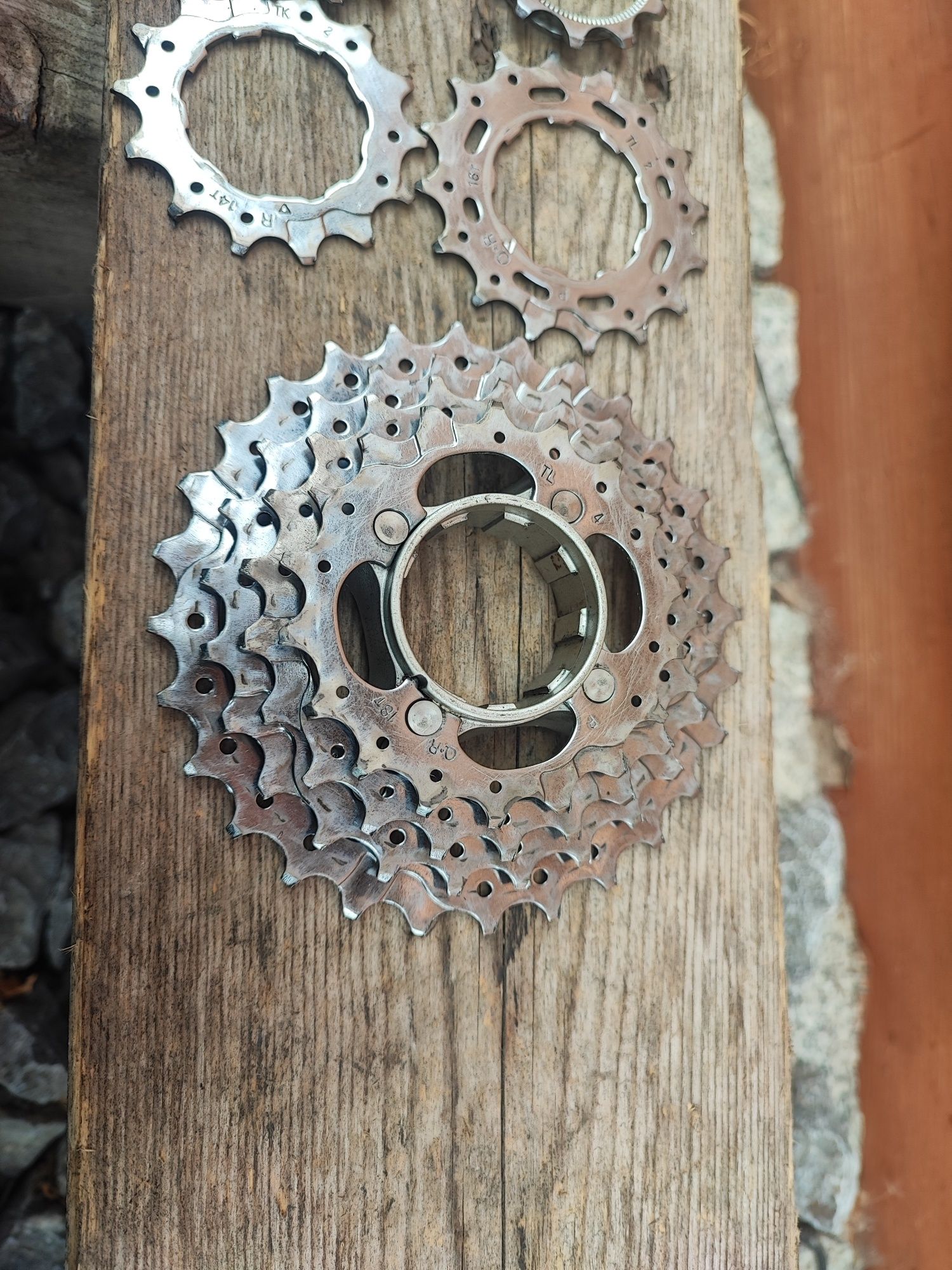 Kaseta rowerowa Shimano Deore XT M737 8s retro mtb