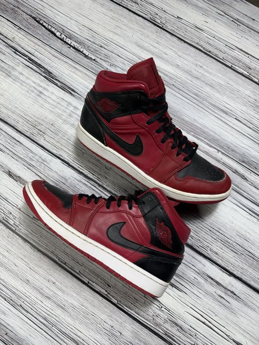 Кроссовки jordan 1 mid red 554724-660 retro 44 оригинал баскетбольные