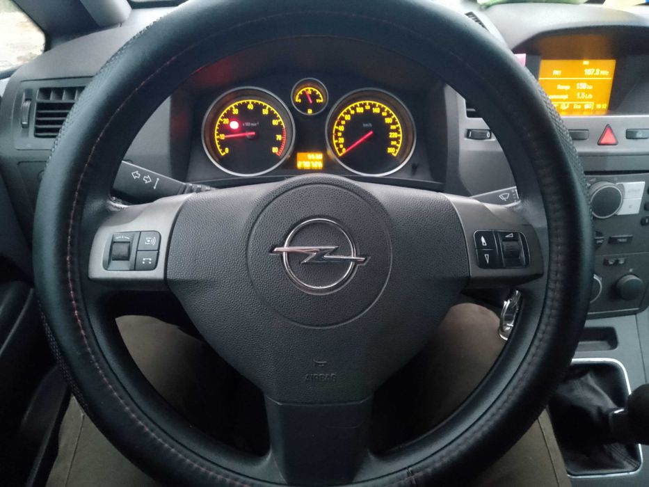 продам Opel Zafira B