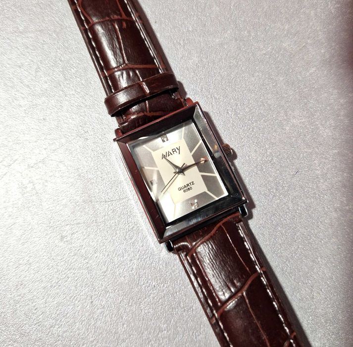 Zegarek Nary Quartz na pasku