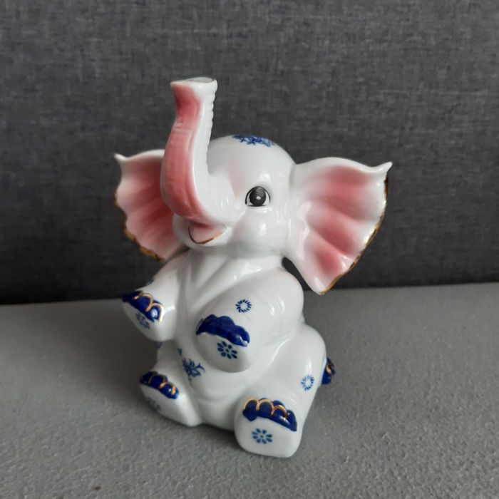 Skarbonka porcelana słoń