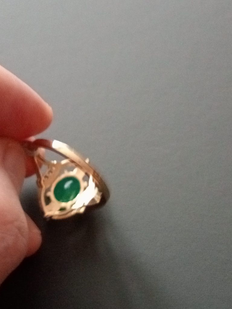 Pierścionek ze sr. pozł.z Pine Green Agate i Biał. Topazem 2.54ct