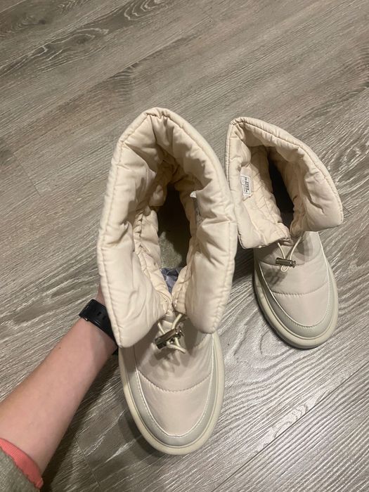 Черевики, дутіки , чоботи