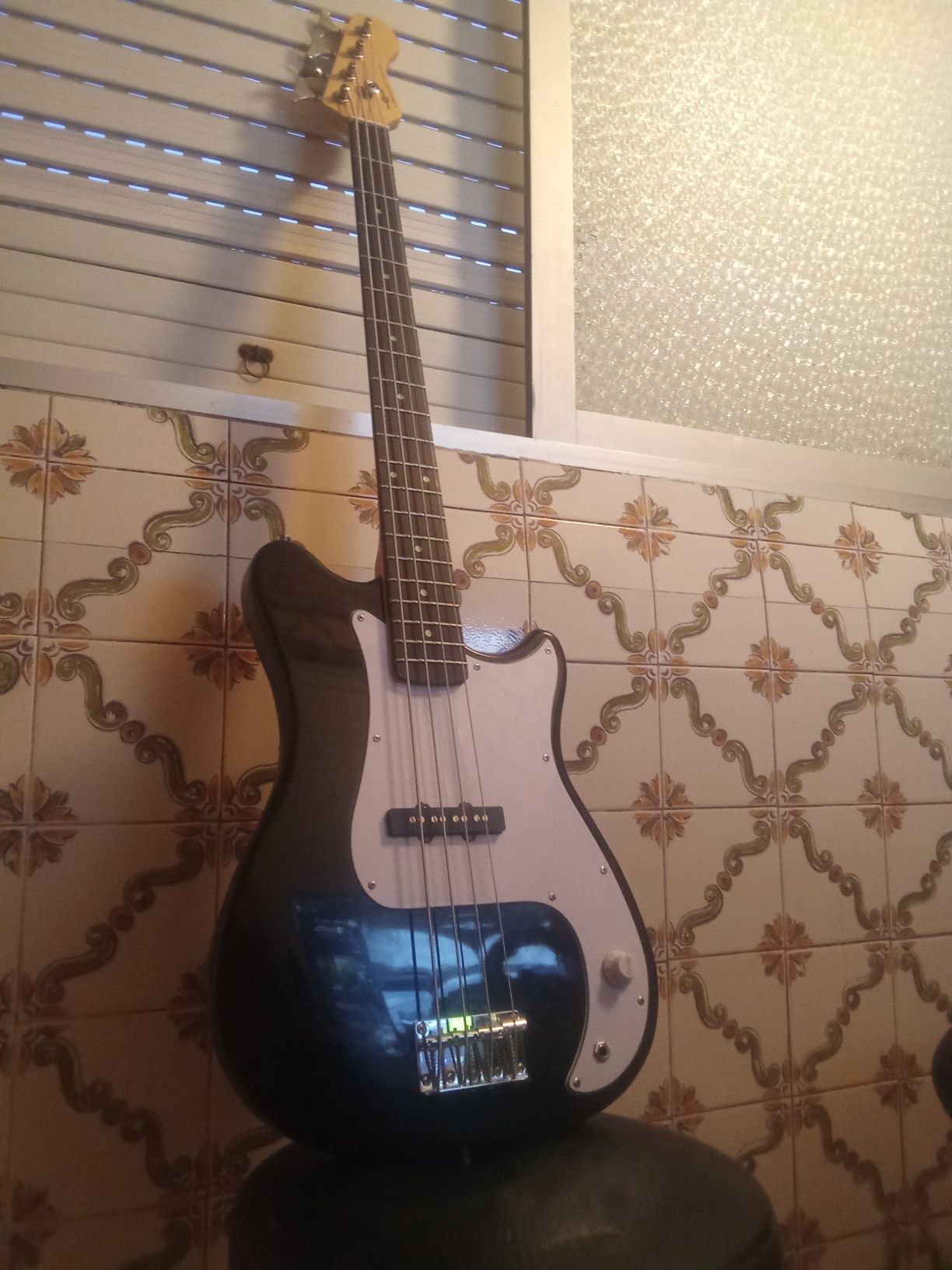 Baixo gear4music