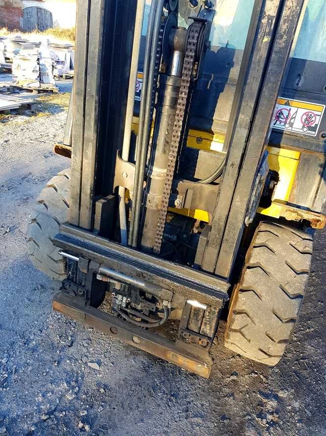 Wózek widłowy elektryczny Yale ERP25ALF 15r udźwig 2.6t waga 4740kg