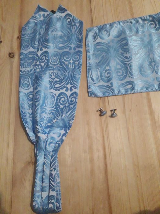 Elegancki zestaw fular, poszetka spinki pudełko prezentowe 100% jedwab