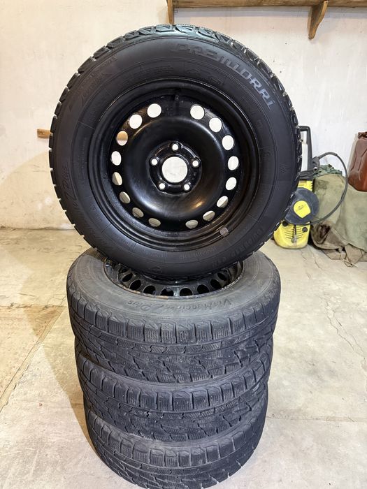 Зимова резина з дисками r15!