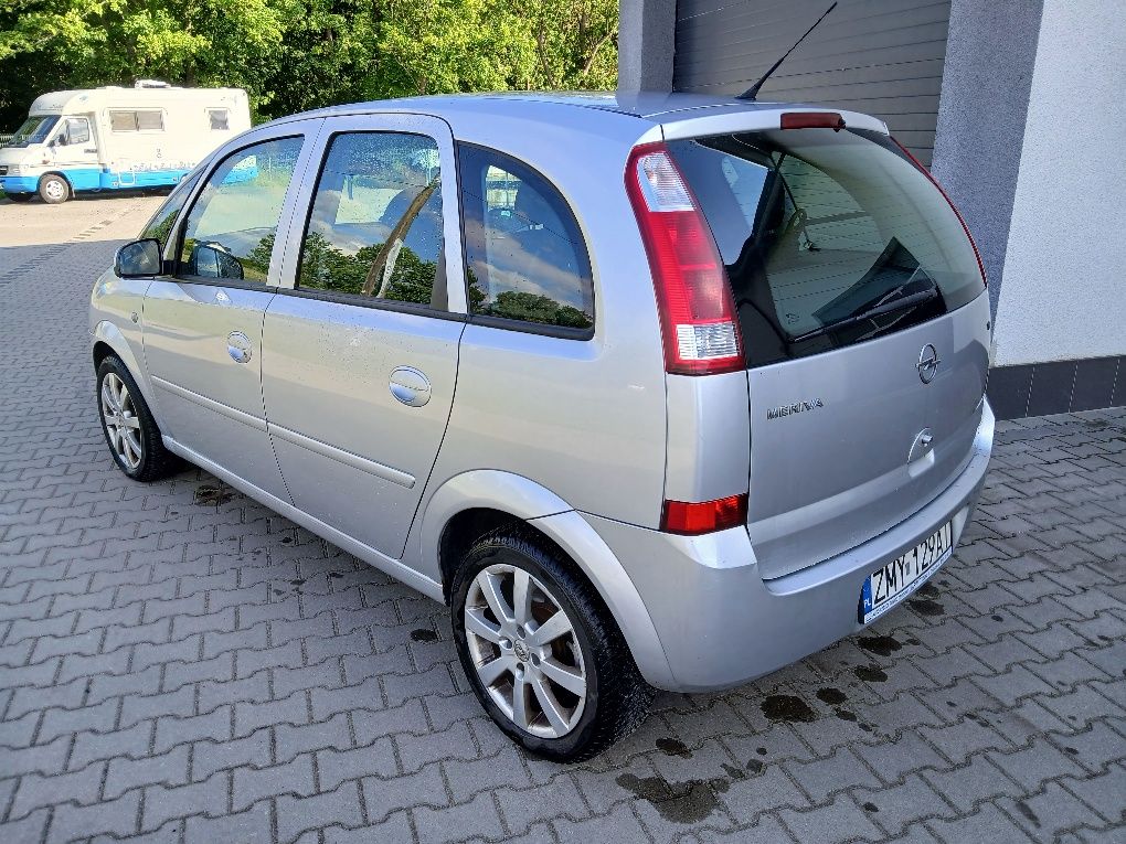 Meriva 1,6 benzyna automat niski przebieg