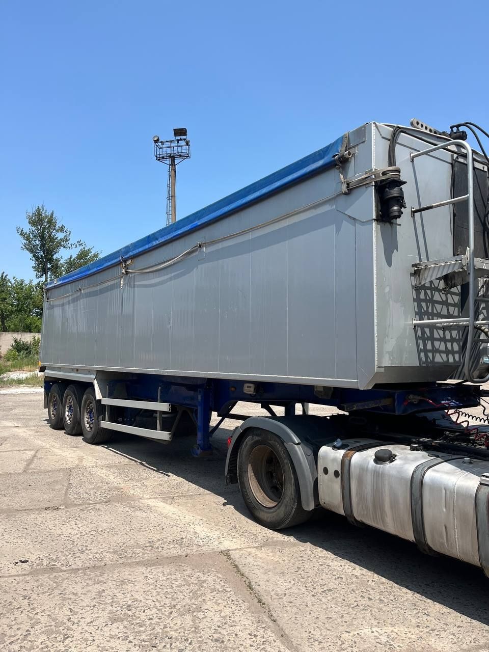 Напівпричіп самоскид Fruehauf LTD