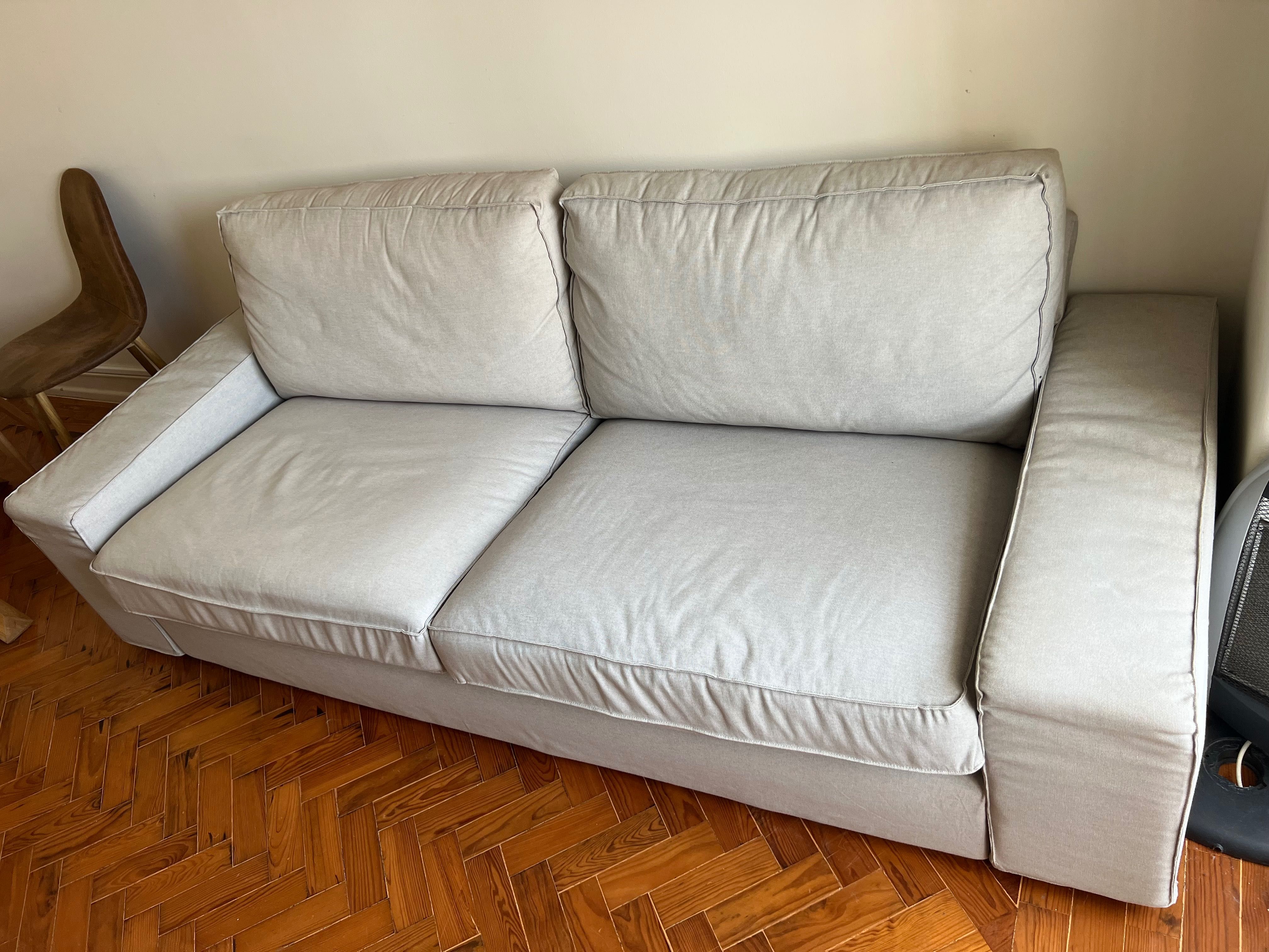 Sofá kivik 3 lugares
