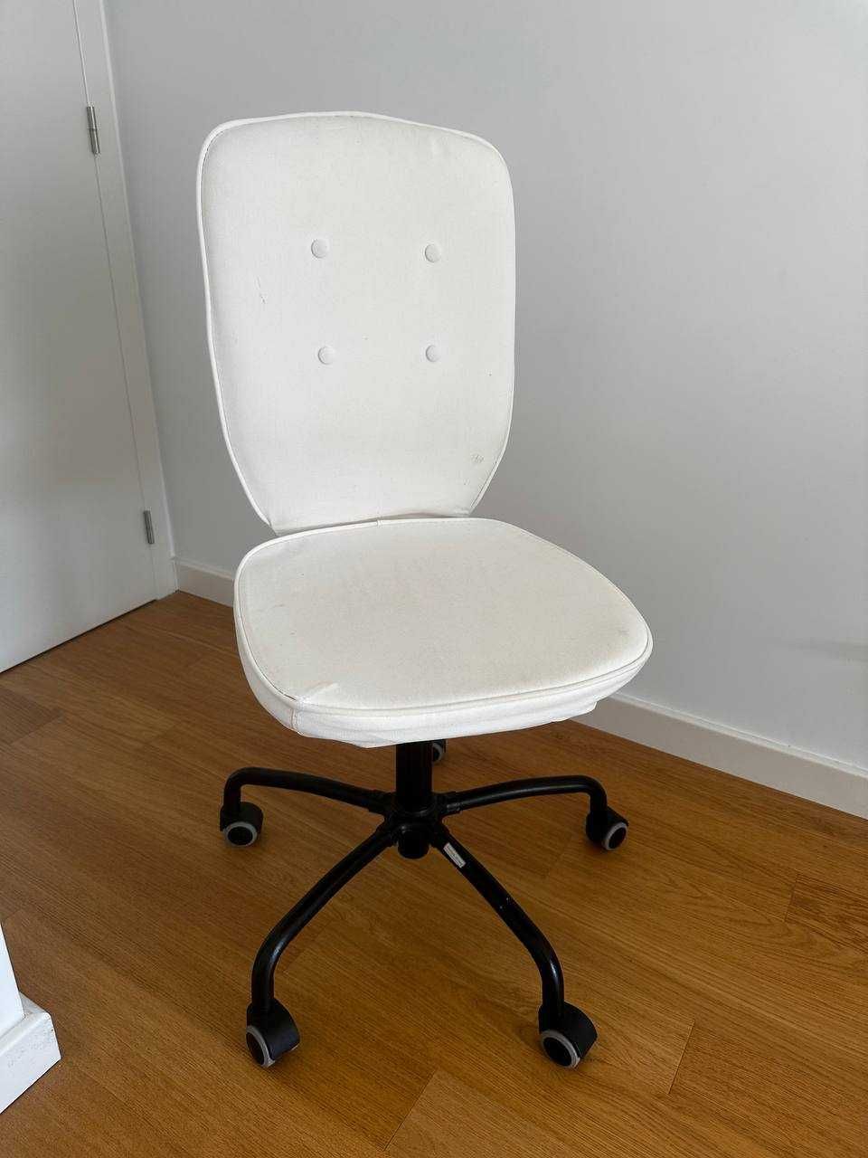 Cadeira de escritório de rodas, branca