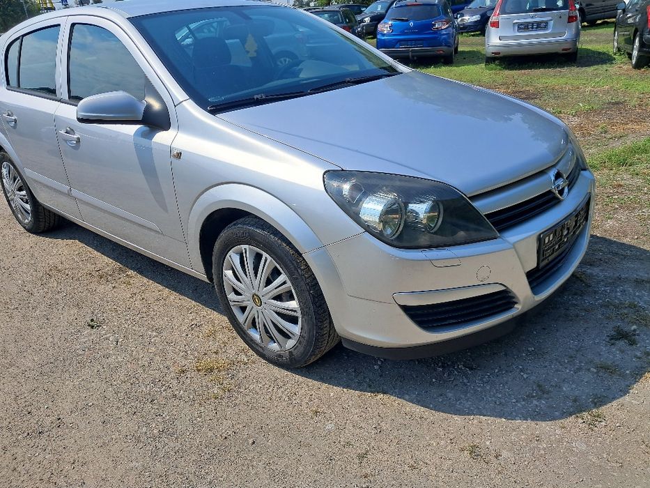 Opel Astra .1.6 105koni .5Drzwi . zarejestrowany