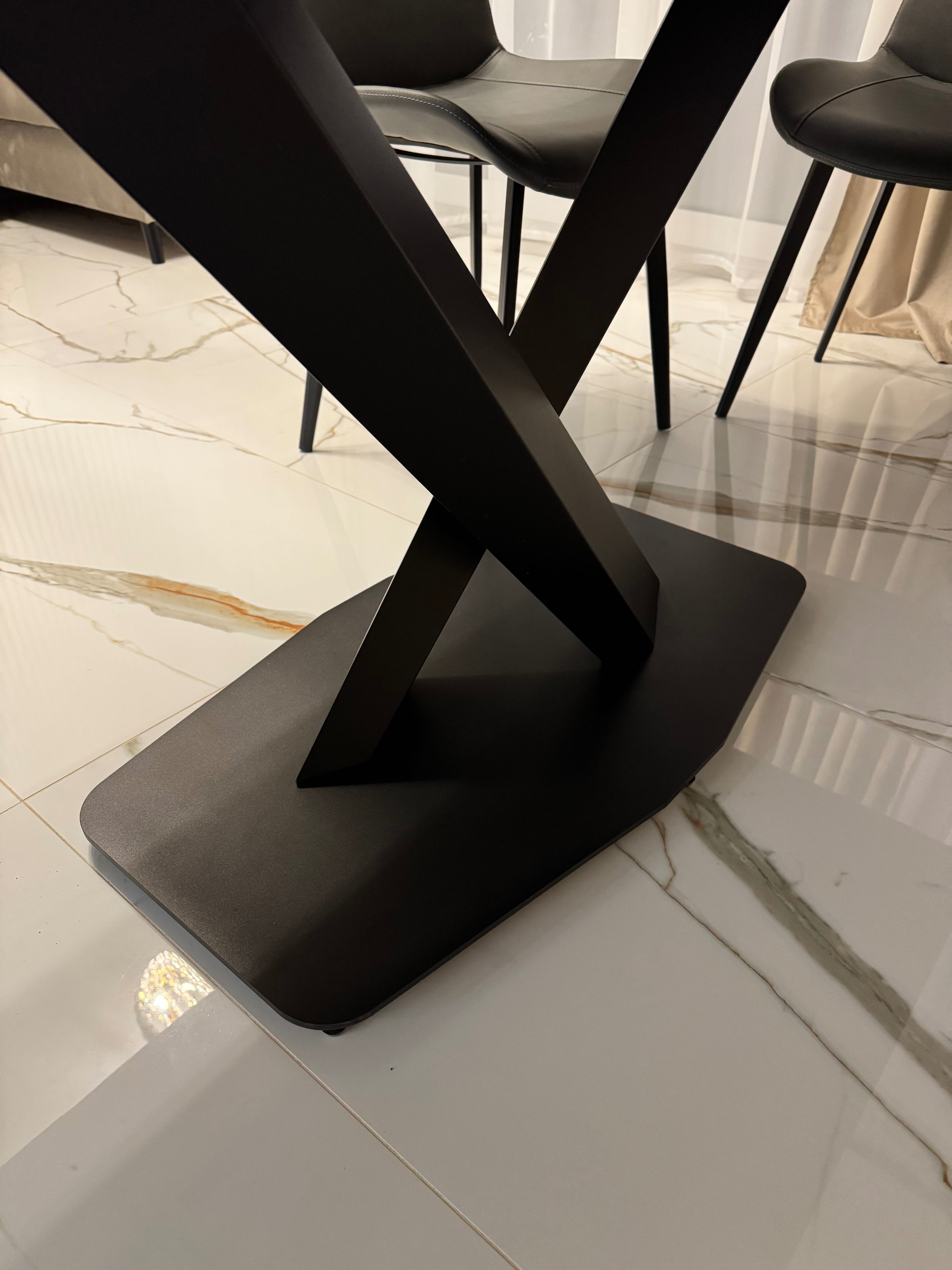 Nowoczesny Stół Jadalniany Czarny – Minimalizm i Elegancja 180 x 90