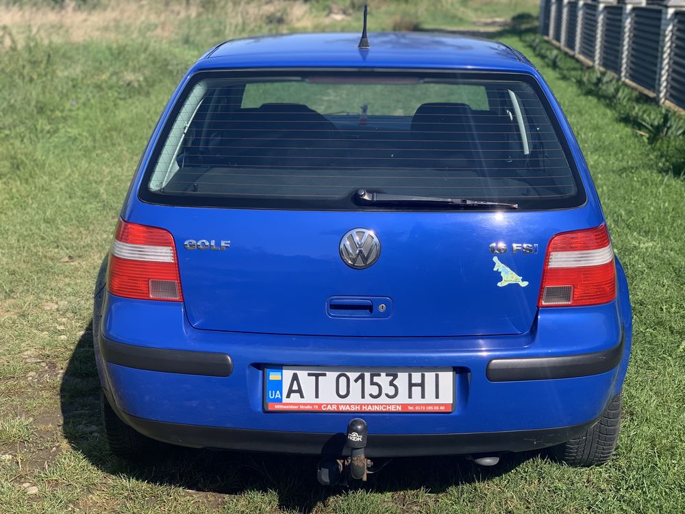 Авто Volkswagen Golf