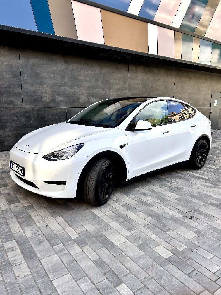 Tesla model Y 2022 рік long Range 82kw Dual  Motor