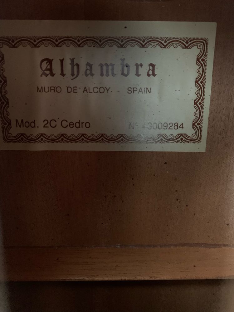 Guitarra allhambra 2C cedro