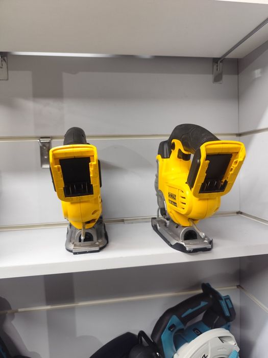 DeWal DCS 331 лобзик акумуляторний Деволт оригінал