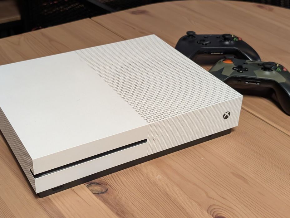 Xbox One S 500GB 2 pady. Konsola. Dolby Vision HDR, odtwarzacz 4k