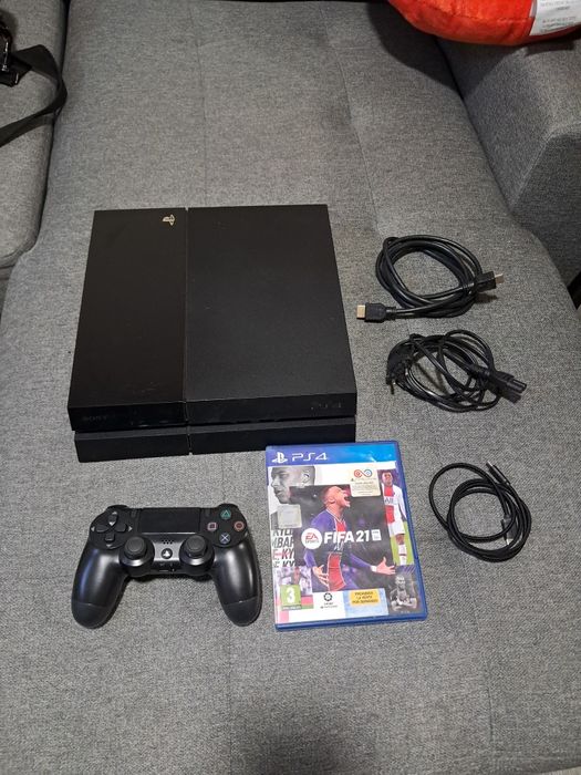 PS4 + comando + jogo