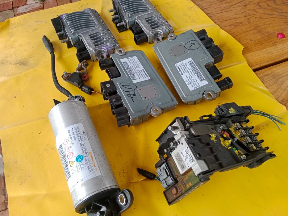 Kondensator, moduł, klema , bezpieczniki, strat stop Peugot Citroen