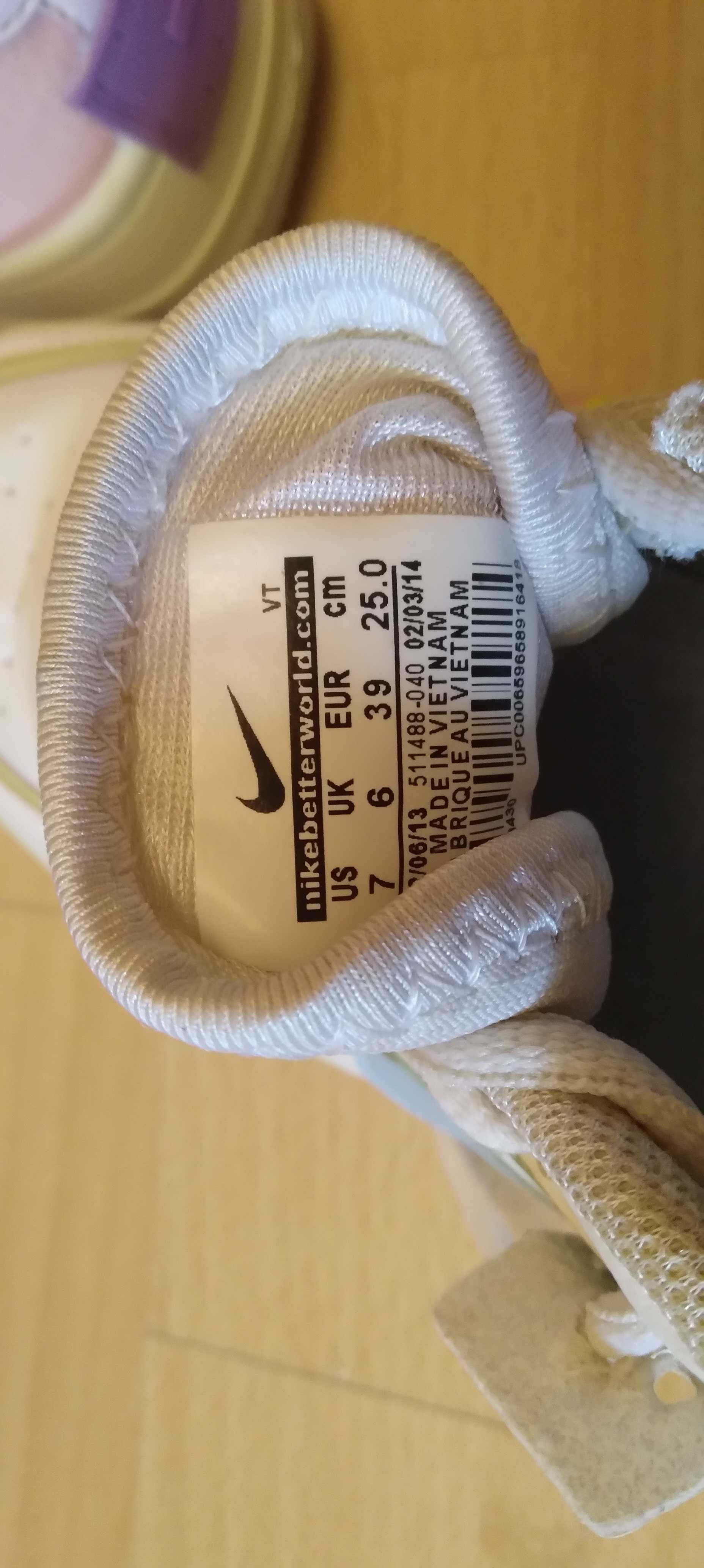 Nike Air кроссовки 39 размер оригинал
