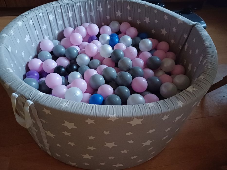 Basen z kulkami dla dziecka