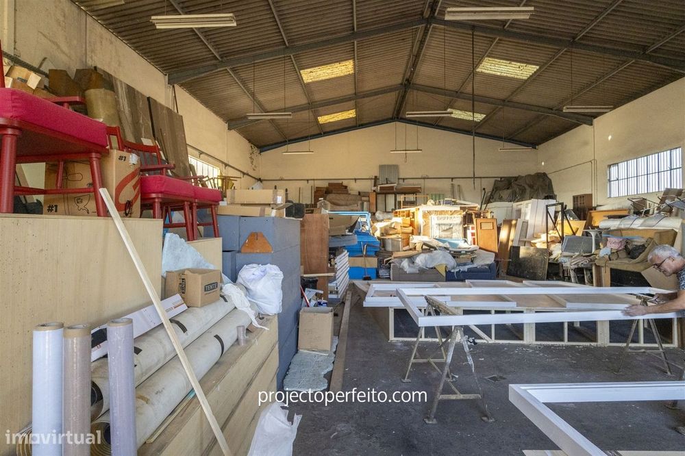 Armazém  Venda em Serzedo e Perosinho,Vila Nova de Gaia